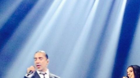 La que si sorprendió a más de uno fue Camila Fernández, una de las hijas del talentosísimo cantante Alejandro Fernández. Ella acompañó a dueto a su famoso padre en su concierto el 14 de septiembre en Las Vegas, demostrando que lo que se hereda no se hurta, y que hasta las notas difíciles como las que canta Christina Aguilera pueden ser interpretadas por la pequeña de la familia Fernández. Aún  no se habla de un disco pero basado en su interpretación es obvio que la chica canta y está ansiosa por probar suerte sola y con un ritmo diferente a rancheras.