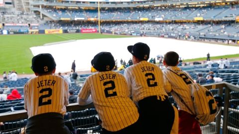 La franela  de Derek Jeter es la que más se ve en los estadios de Grandes Ligas.