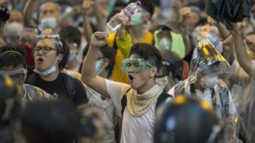 Un grupo de estudiantes en Hong Kong pide más concesiones en la  limitada reforma electoral.