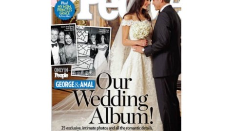 Amal llevó un vestido de encaje de Óscar de la Renta y George con uno de Giorgio Armani.