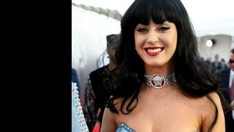 Katy planea una fiesta-viaje, en un hotel exclusivo de Egipto.