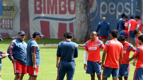 Chivas se mide hoy a Toluca urgido de dejar atrás el mal paso.