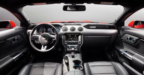 El interior del Mustang se diseñó con base en muchas ideas creativas.