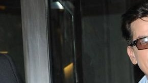 Sheen fue acusado de atacar al dentista con un cuchillo mientras recibía tratamiento.