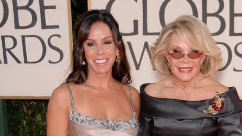 Joan Rivers se operó por los problemas que padecía en las cuerdas vocales.