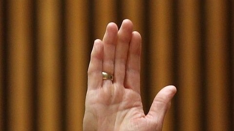 El comisionado Bratton se comprometió a sacar a los policías que le dan una mala imagen al departamento.