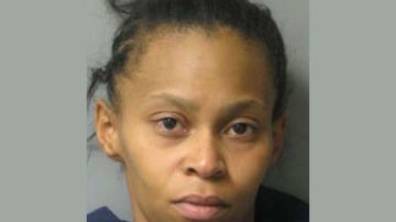 Ashley R. Tull, de 30 años, fue arrestada por poner en peligro la vida de menores.