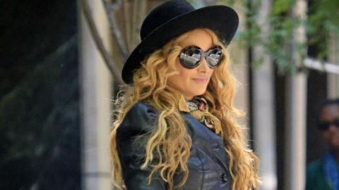 Al parecer, Paulina no soporta la idea de que su chico trabaje para ganar su propio dinero.