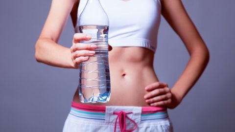 Realizar una dieta "crash" puede dañar tu salud y no te enseña a alimentarte de forma saludable.