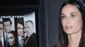 Demi llegó a la celebración con sus hijas Rumer y Tallulah.