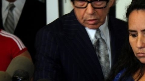 Sandra Amézquita, junto a Rubenstein, cuando introdujo un pleito legal contra el NYPD.