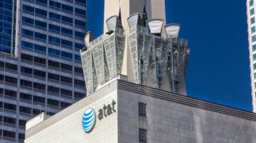 AT&T facturó y cobró servicios a clientes, sin contar con el consentimiento de estos.