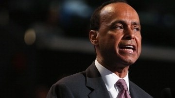 El congresista Luis Gutiérrez reaccionó negando que aspire a la candidatura y pidió esperar por Obama.