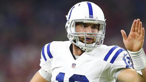 El mariscal de campo de los Colts, Andrew Luck, durante el partido de anoche ante los Texans.