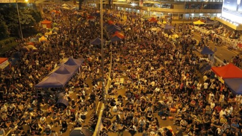 Los estudiantes regresaron a las calles y se manifestaron de nuevo pidiendo al gobierno que se reúna con ellos.