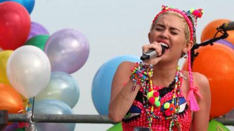 Cyrus asegura que no presta atención a los comentarios tras sus apariciones públicas.