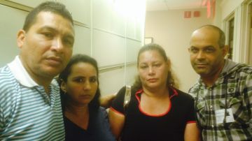 De izquierda a derecha, Sandra  Amézquita, su esposo Ronel Lemus; la amiga de ambos, Mercedes Hidalgo, y su esposo, Secundino Payanis.