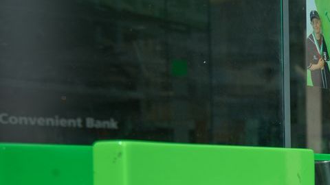 El robo ocurrió en una sucursal de TD Bank en el área de Bay y Shore Parkways, en Brooklyn.