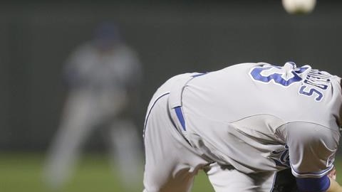 Shields consiguió marca de 14-8 con promedio de carreras limpias de 3.21 en 34 aperturas.