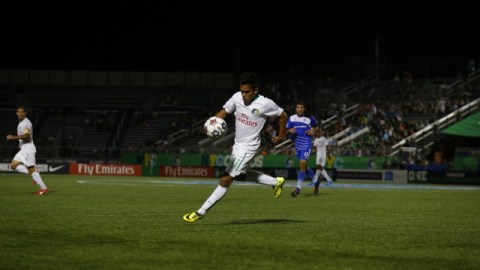 Andrés Flores, volante del NY Cosmos.