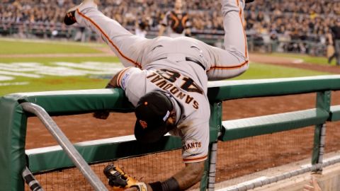 Pablo Sandoval ha realizado jugadas espectaculares con el guante durante la postemporada.