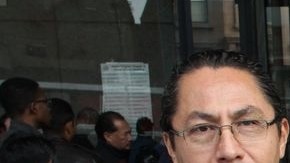 Flavio Sánchez, que lleva trabajando 15 años en restaurantes neoyorquinos, participó en la protesta.