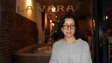 La argentina Alex Raij, propietaria del restaurante 'La Vara', logró ser considerada por la guía Zagat en primer lugar en tapas españolas.