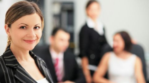 Aprender de los demás en tu trabajo, familia o escuela es una manera de enriquecer tus conocimientos.