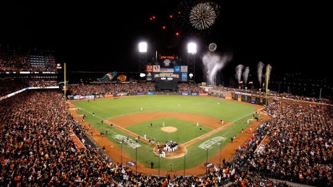El AT&T Park abrió sus puertas en la temporada de 2000.