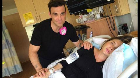 Robbie Williams y su mujer, Ayda Field, en trabajo de parto.