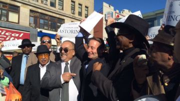 Astorino junto a líderes latinos en El Bronx.