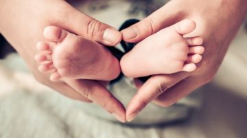 Los padres deben cuidar su salud para asegurar que su bebé nazca en óptimas condiciones.