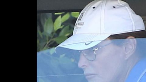 Bruce fue fotografiado luego de acudir a un salón de belleza en Mallibu, California.