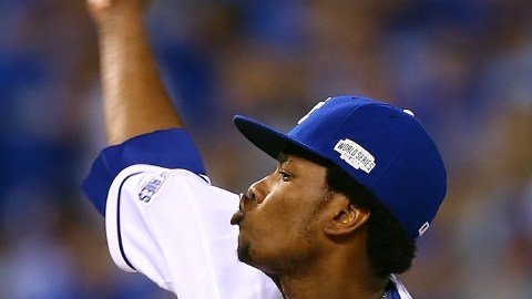 Yordano Ventura se ha abierto paso a latigazo limpio.
