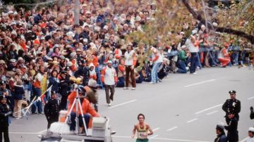 Alberto Salazar, representando a Estados Unidos, ganó tres maratones de Nueva York consecutivos:  1980-1982.