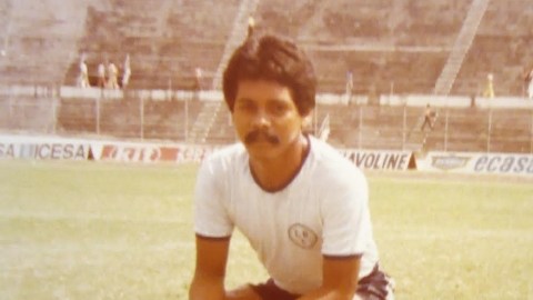 Fortunato Mora en 1980 con LDE en el Estadio Modelo.