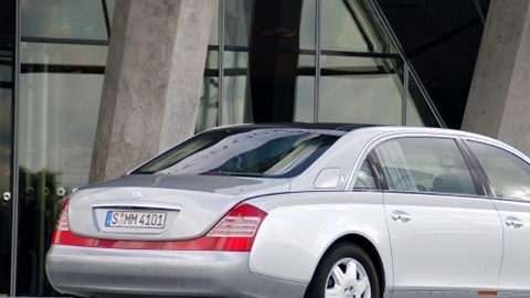 El Mercedes Benz Maybach ofrece 523 caballos de fuerza.
