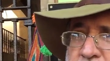 Javier Sicilia reclama que el gobierno de México responda por la desaparición de 43 estudiantes de Ayotzinapa.