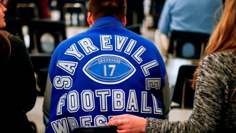 El caso forzó a las autoridades escolares a cancelar la temporada de fútbol americano.