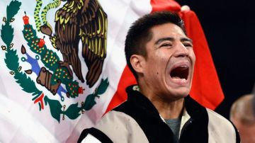 El campeón mundial Jessie Vargas va a su cita en China con emociones encontradas: emocionado por la oportunidad de mostrarse, pero triste por la masacre en Guerrero, de donde es su familia.