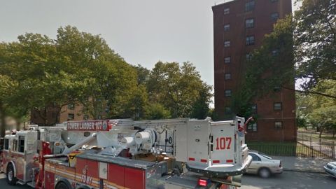 El suceso ocurrió en el edificio 2724 de las viviendas públicas en Linden Blvd.