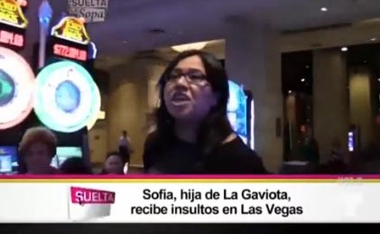 ¡No sigan robando el dinero de México!, reclamó la mujer a Sofía Castro.