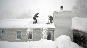 La histórica nevada de tres días en Buffalo dejó en total siete pies de nieve.