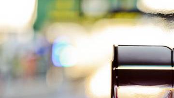 Rosberg logró la pole position y partirá por delante de su compañero de equipo Lewis Hamilton con quien disputará el título de la Fórmula 1