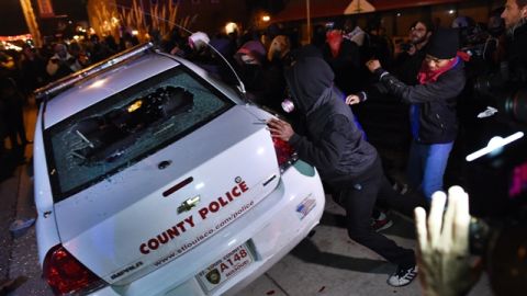 La Guardia Nacional y el FBI llegaron a Ferguson antes del anuncio del jurado sobre la muerte de Brown.