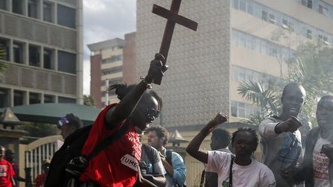 Son al menos 63,072 civiles muertos.