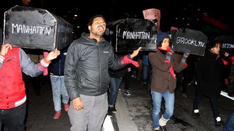Cientos de personas se congregaron en  Foley Square.