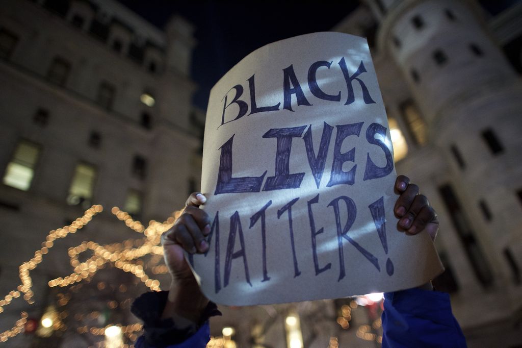 Cientos se manifestaron en NYC por la decisión en el caso de Eric Garner.