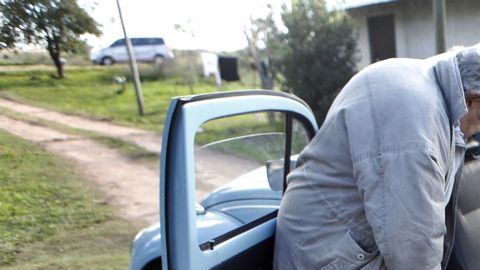 El mandatario viaja en su "Fusca".