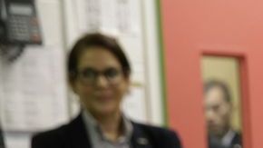 La duquesa de Cambridge conversó con algunos estudiantes.